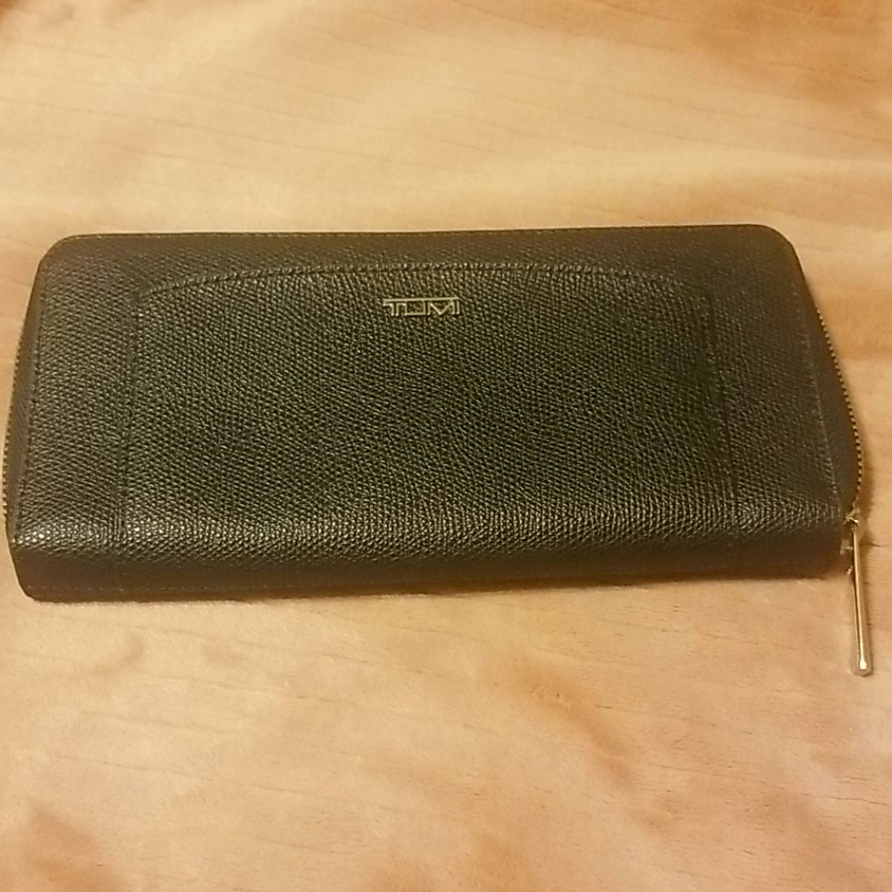 Tumi wallet
